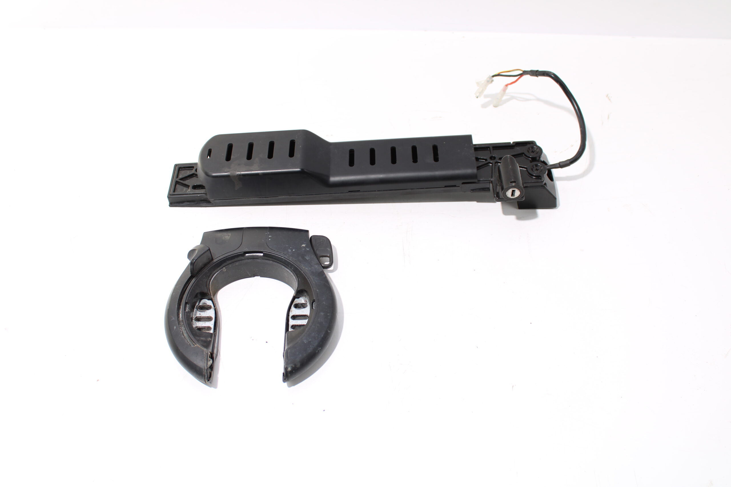 Accu slede en ringslot | Cortina e-common - Afbeelding 2